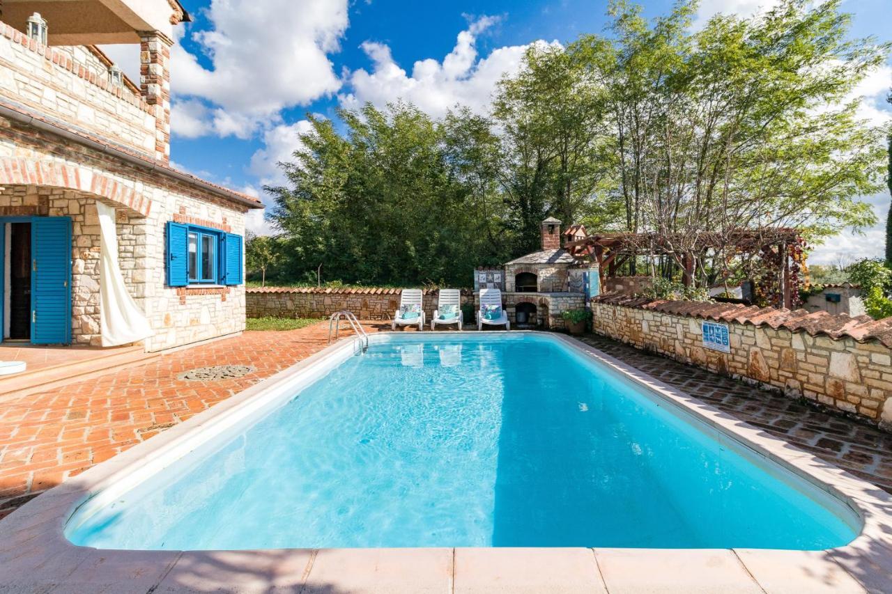 Villa-Johanna Kaštelir Esterno foto